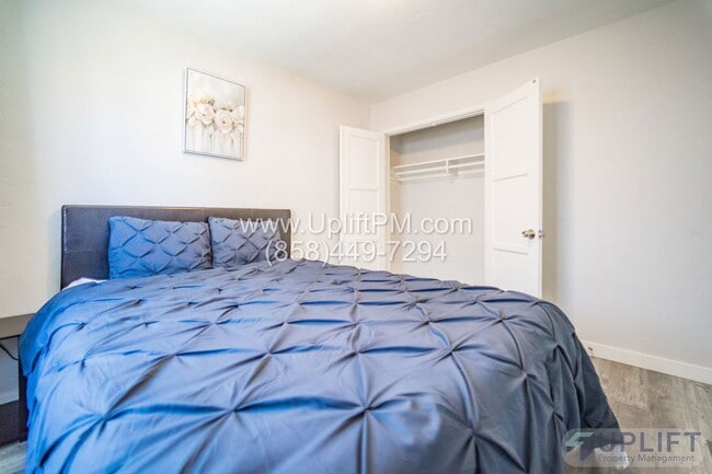 Building Photo - 4233 Swift Ave