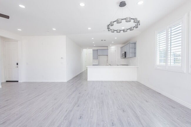 Building Photo - 16220 Retreat Ct