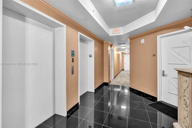 Building Photo - 333 Las Olas Way
