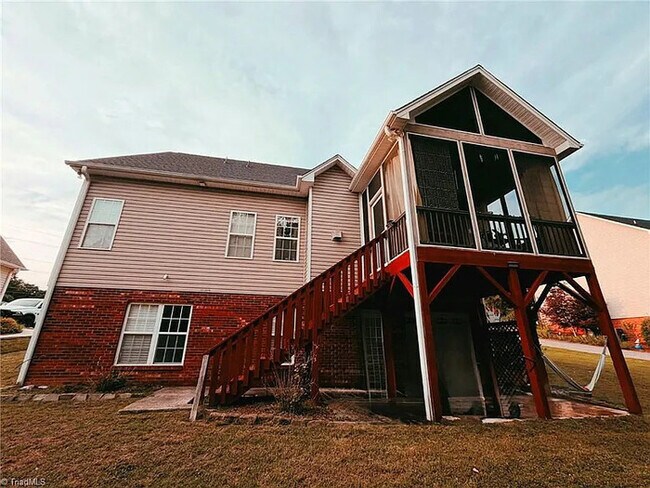 Building Photo - Lease to Own