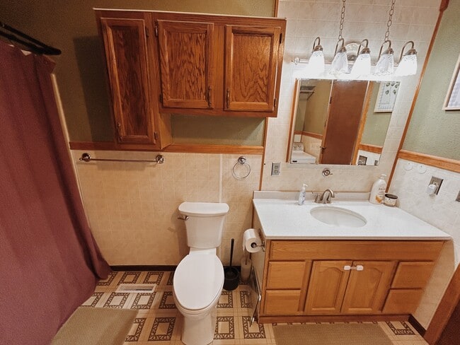 Building Photo - 614 Mercer Ave