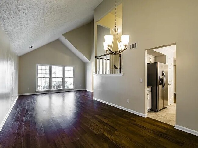 Building Photo - 4947 Clubgreen Summit