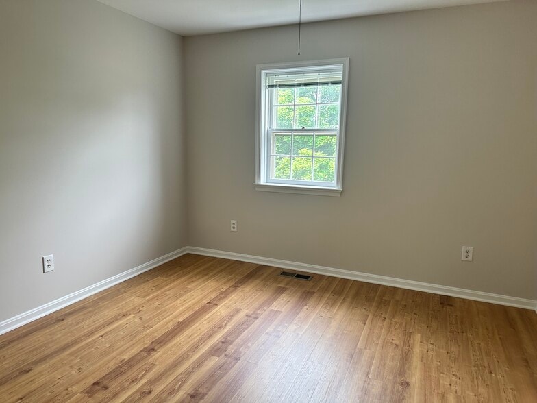Bedroom 2 - 4847 Chevy Chase Dr