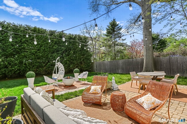 Building Photo - 228 Eastlawn St