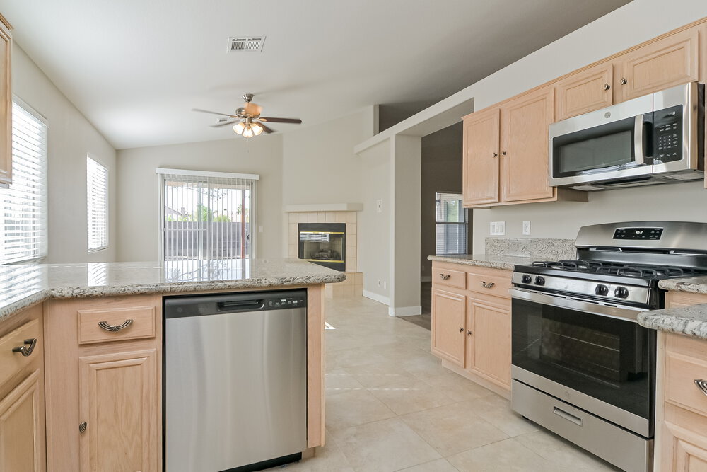 Building Photo - 1758 St Thomas Dr