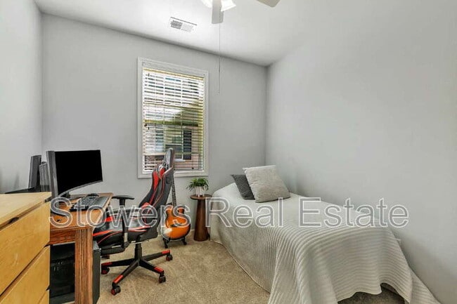 Building Photo - 3744 Whitworth Dr
