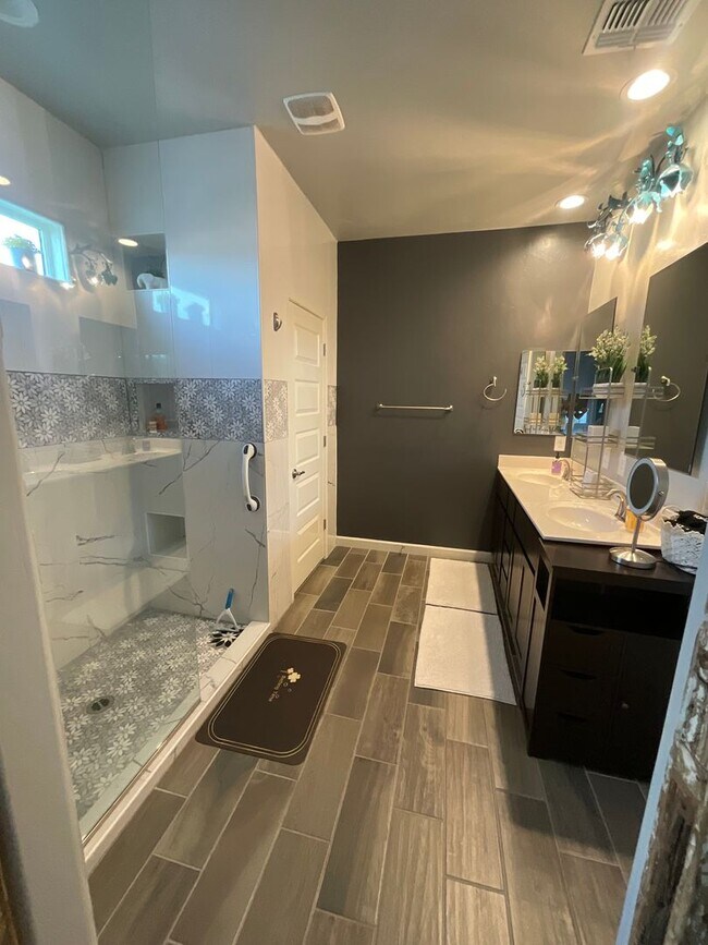 Building Photo - Furnished 4 Bedroom in NW Tucson