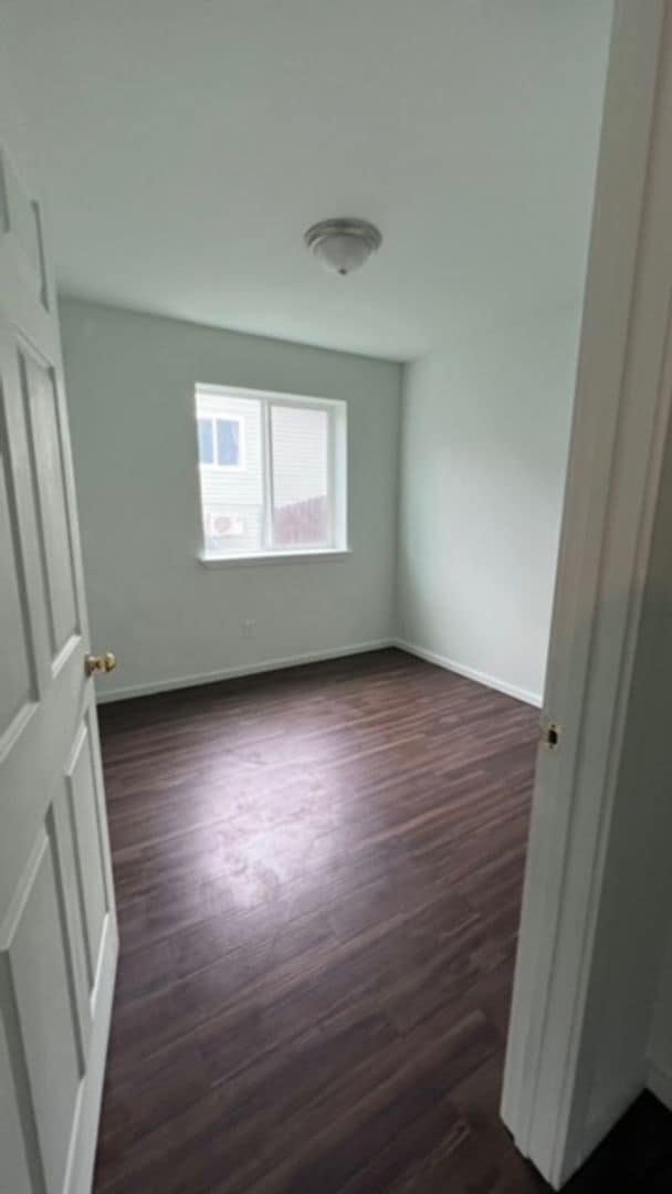 Building Photo - Half off the first month’s rent for this beautiful 5-bedroom, 2-bath duplex!