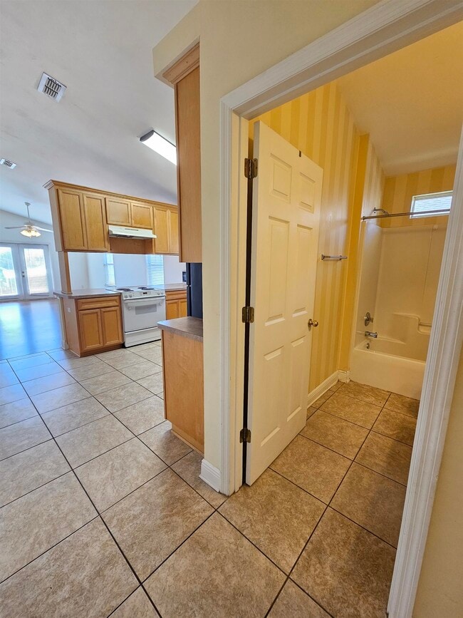 Building Photo - 3283 Emerson Ln