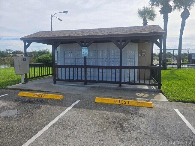 Building Photo - 3801 Waterview Cir
