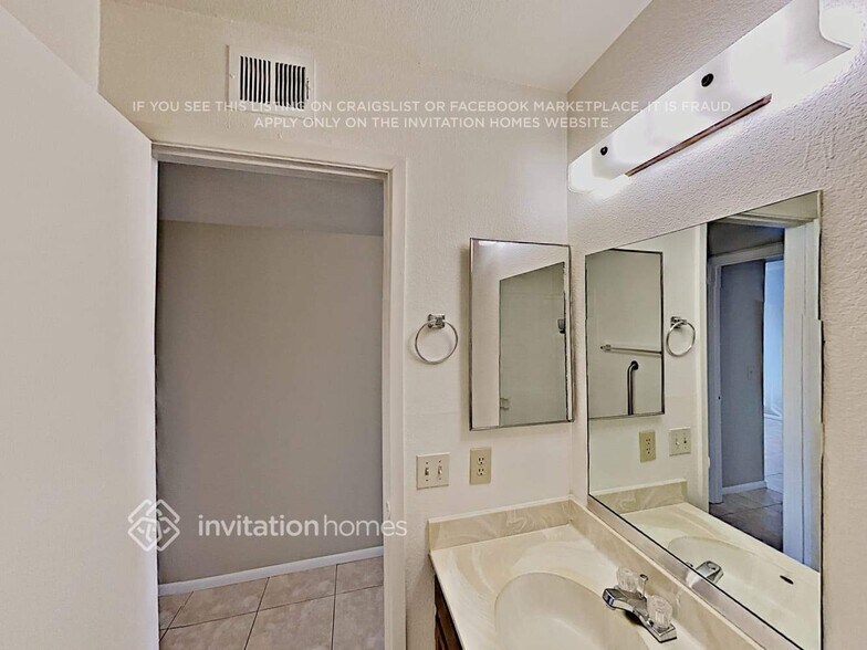 Building Photo - 1205 W Chilton St