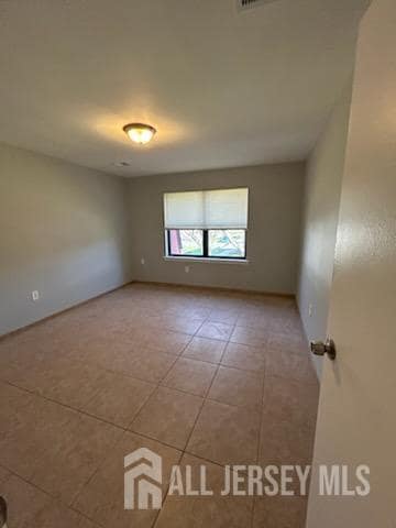 Building Photo - 212 N Oaks Blvd