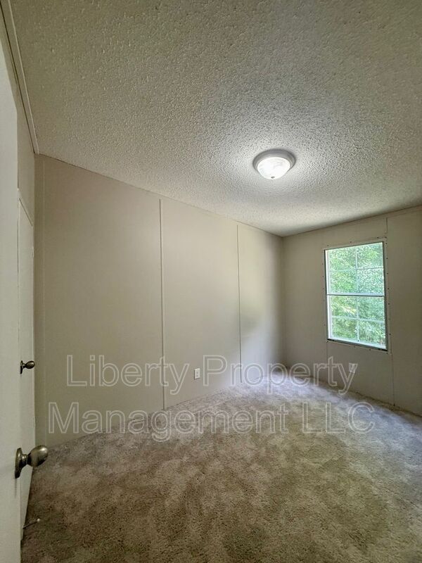 Building Photo - 68 Fox Wood S