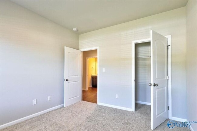 Building Photo - 128 Oak Fletcher Dr