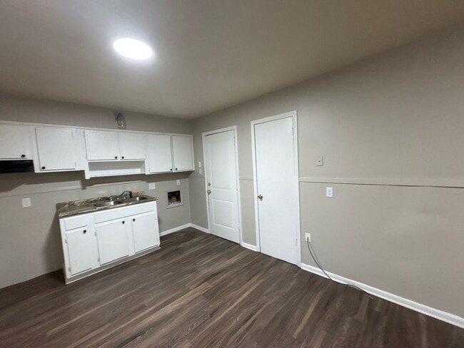 Building Photo - Newly Renovated Home In Frayser - Open To Section 8