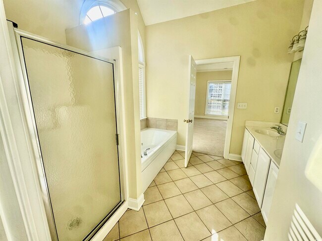 Building Photo - 544 Stonemason Dr