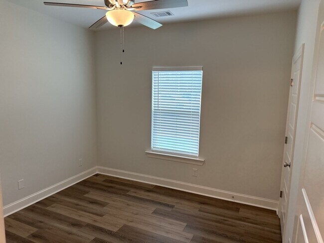 Building Photo - 20 Owens Rd