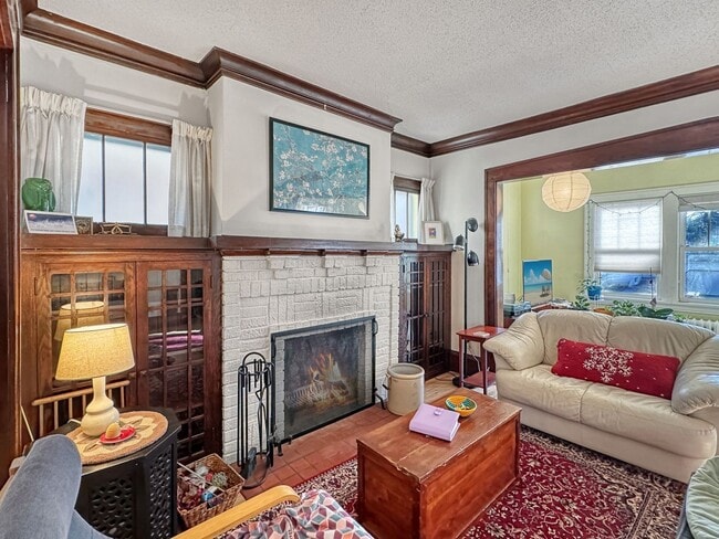 Building Photo - 2011 Ashland Ave