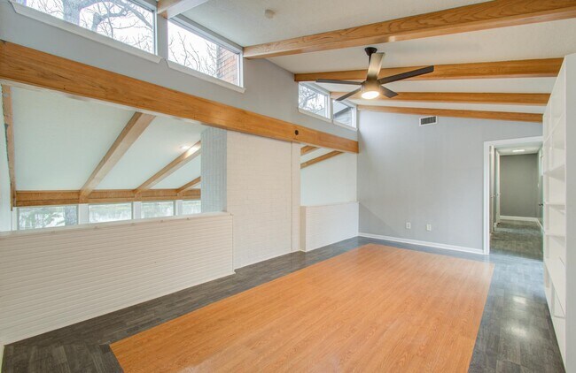 Building Photo - 417 Brook Hollow Dr