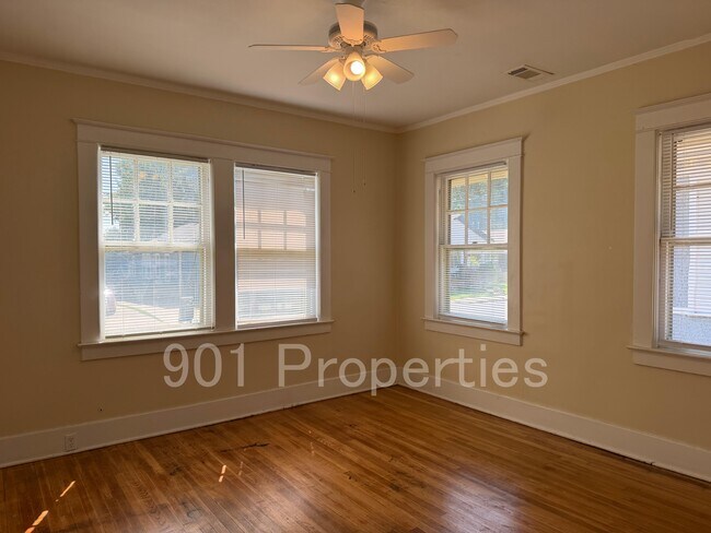 Building Photo - 1055 S Cox St
