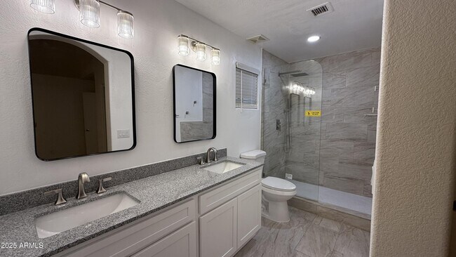 Building Photo - 5109 N 125th Dr