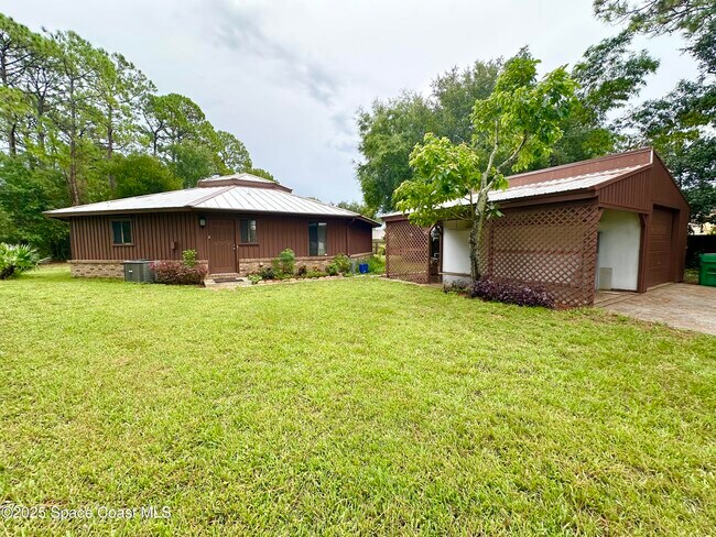 Building Photo - 6325 Corsica Blvd