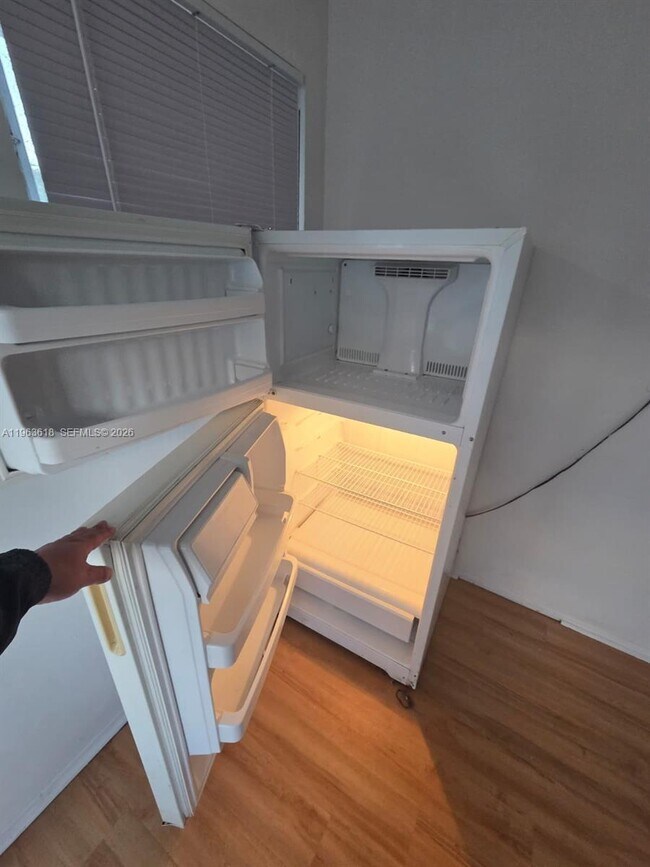 Building Photo - 1947 Lincoln St