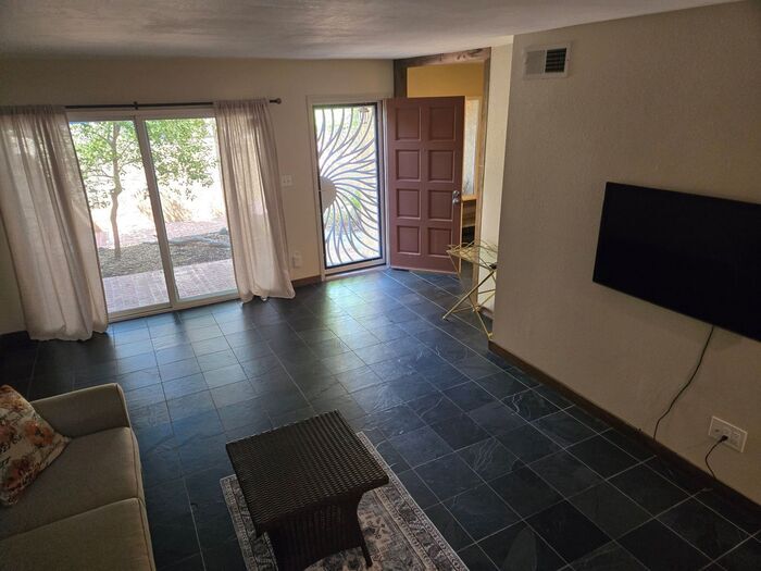 Building Photo - 8422 N Central Ave