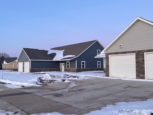 Primary Photo - Villas at Fox Pointe