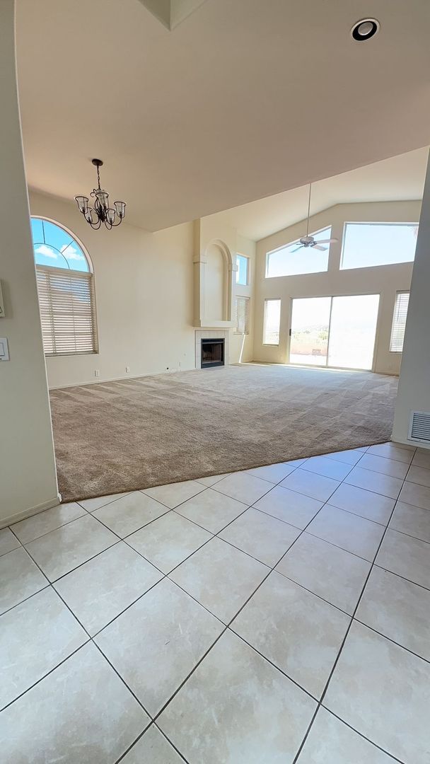 Building Photo - 10110 N Bighorn Butte Dr
