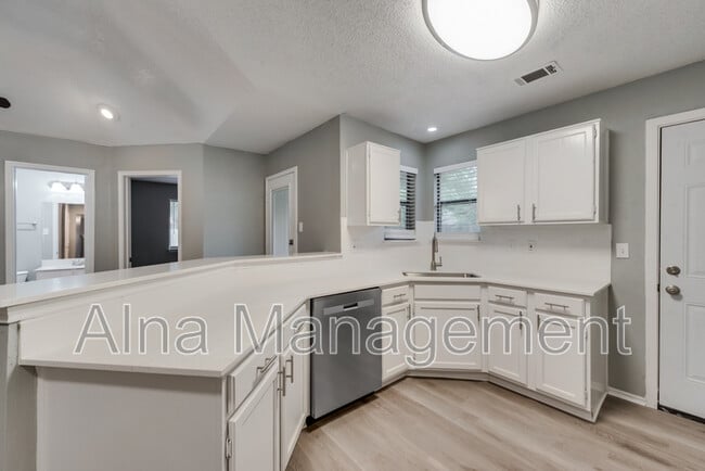 Building Photo - 6014 Meadowside Trail