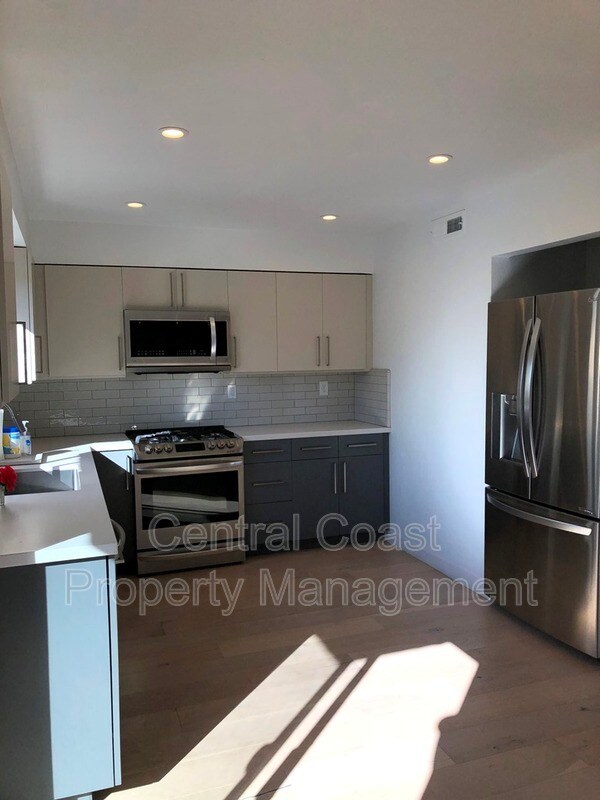 Building Photo - 3850 Rio Rd