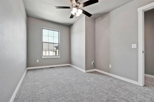 Building Photo - Beautiful Condo At Great Location!!!