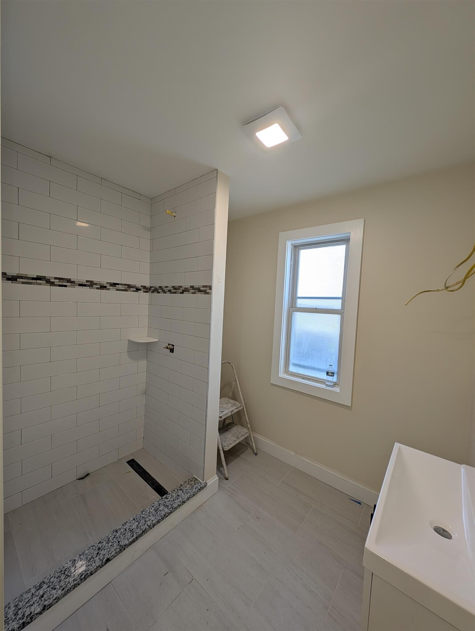 Building Photo - 5 Lowell Cir