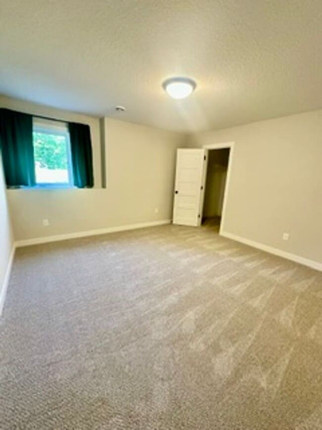 Building Photo - Beautiful Single Family 5 Bed home built in 2024 - Pequot Lakes