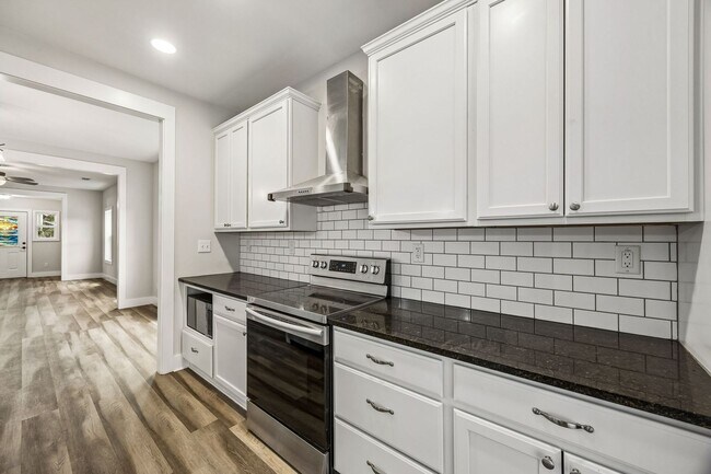 Building Photo - 521 S 6th St