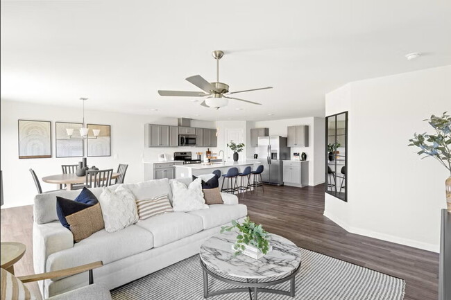 Building Photo - *** Promotion -- Sign lease by January 31 and receive $1000 off first months rent!!  Modern Comfo...