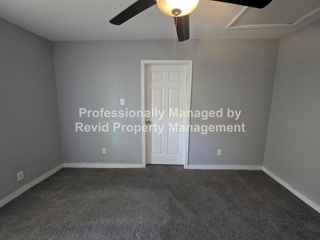 Building Photo - 3 Bed 1.5 Bathroom Home!!!!