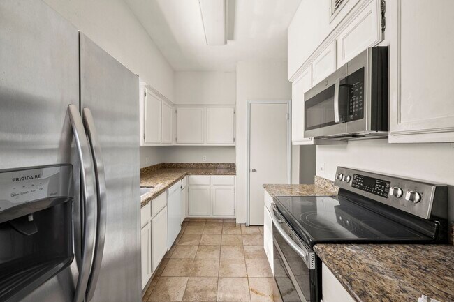 Building Photo - 1103 Dulles Ave