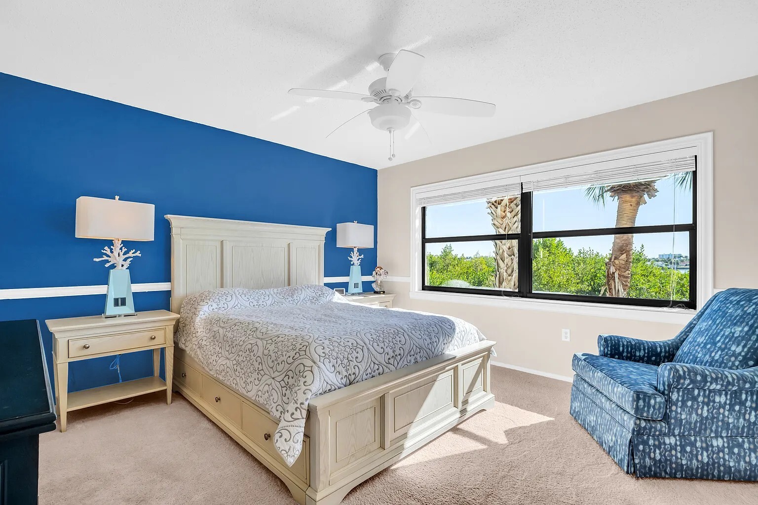 Living Room - 1332 Pasadena Ave S