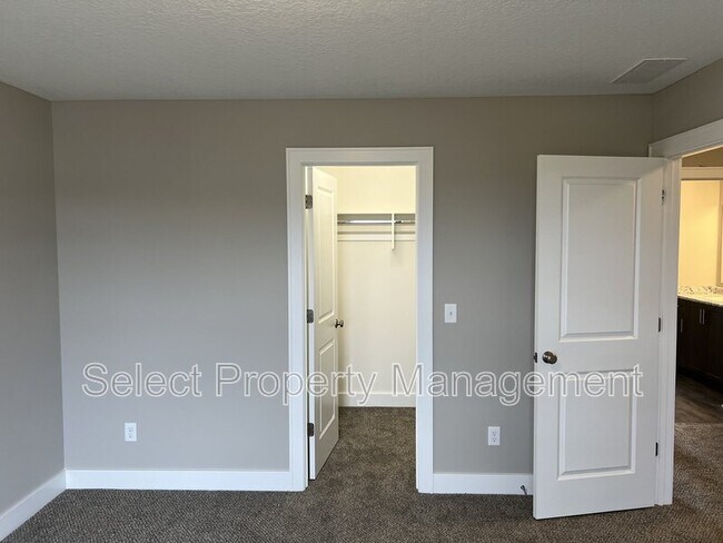 Building Photo - 12246 Speranza Dr