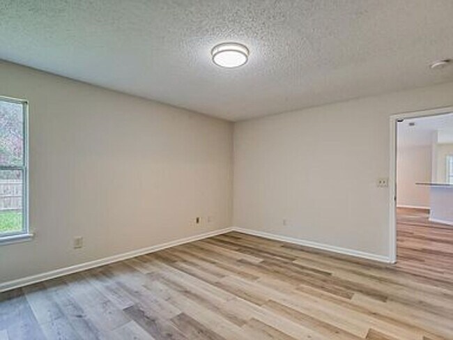 Building Photo - St Johns Rental