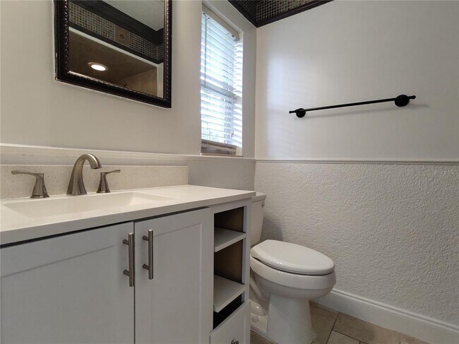 Building Photo - 516 Ellsworth St