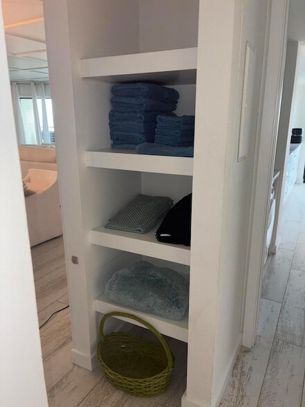 Building Photo - 420 Celestial Way