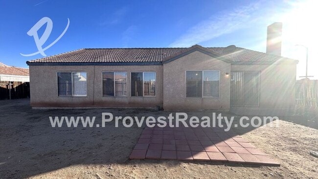 Building Photo - 16400 Nuevo Rd