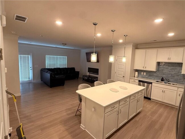 Building Photo - 3587 Fairhaven Dr