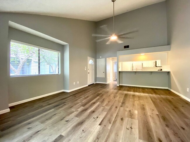 Building Photo - Beautifully Renovated One Bedroom Napa Condo