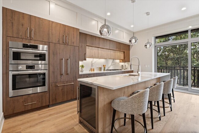 Building Photo - 3951 N Wayne Ave