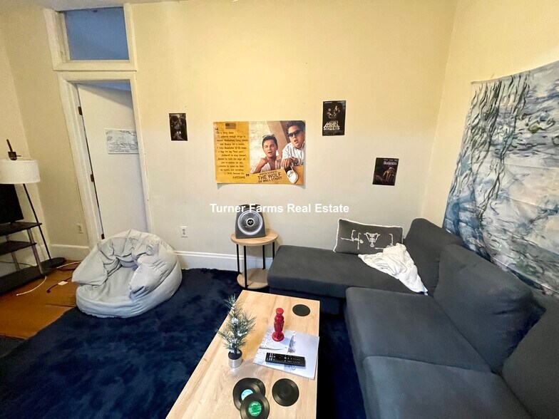 Building Photo - 15 Aberdeen St