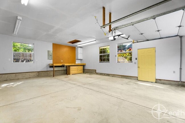 Building Photo - 8611 SE Patterson Pl